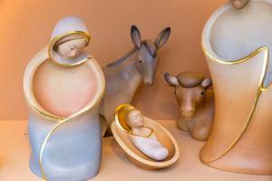 Handwerkskunst: Porzellanfiguren für die Weihnachtskrippe
