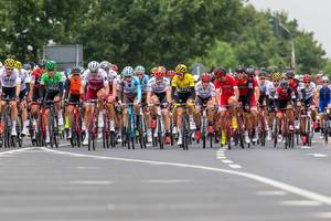 Hauptfeld Tour de France 2017 bei der 2. Etappe von Düsseldorf nach Lüttich