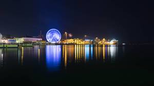 Helsinki blue ferris wheel / Helsinki blaues Riesenrad