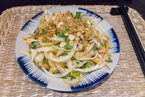 Hoi An shredded Chicken and local herb salad