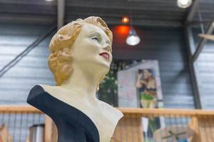 Hollywood-Ikone Marilyn Monroe als Büste, ausgestellt auf dem Barcamp in Koblenz und Bonn