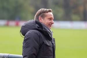 Horst Heldt als neuer Geschäftsführer des 1.FC Köln beim Training