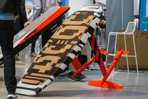 Hydrofoil-Surfboard e-foil: Audi e-tron Aerofoils to surf and fly emission free over water