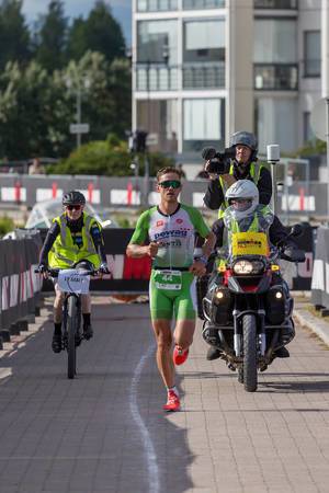 Ironman 70.3 Gewinner in Lahti, Finnland, Daniel Bækkegård, bei der Triathlon-Disziplin Marathon