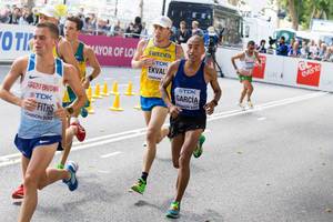 Jose Amado Garcia und weitere Läufer (Marathon Finale) bei den IAAF Leichtathletik-Weltmeisterschaften 2017 in London