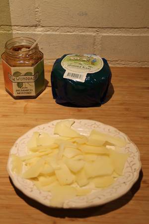 Käse und Senf