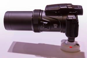 Kompaktkamera Nikon Coolpix P1000 mit grossem Objektiv