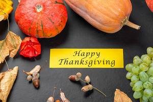 Kürbisse läuten Halloween und Thanksgiving ein