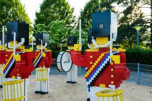 Lego band soldiers_.jpg