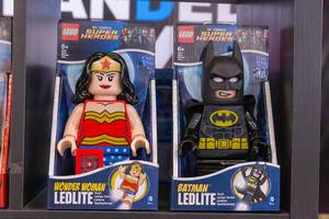 LEGO LED Taschenlampe Superheroes Wonder Woman und Batman