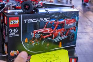 Lego Technic Feuerwehrauto in der Verpackung