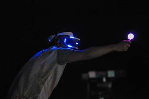 Leuchtende Videospielutensilien für Spiele in der virtuellen Realität