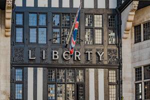 Liberty Kaufhaus, im Tudor-Revival-Stil, gilt als schönstes Kaufhaus der Welt und befindet sich auf der Great Marlborough Street in London