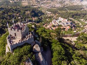 Luftaufnahme von der Burg Castelo Dos Mouros