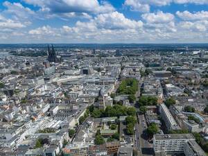 Luftbild: Kölner Dom, Aachener Straße und Neumarkt