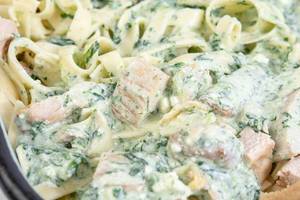 Macaroni with Spinach and Chicken Meat closeup image