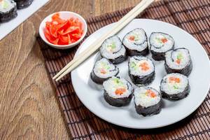 Maki-rolls with salmon ready to eat (Flip 2019)
