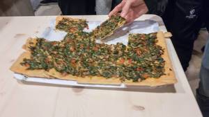 Mallorquin veggie pizza with spinach