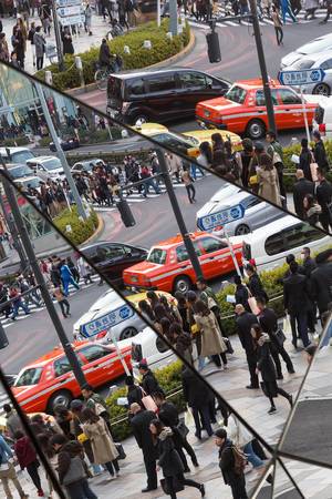 Menschen und Autos at Tokyo Plaza