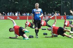 Mobility and stability training of the football team 1.FC Köln supervised by Peter Stöger