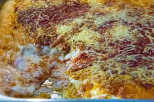 Nahaufnahme - Geschmolzener Käse einer Lasagne