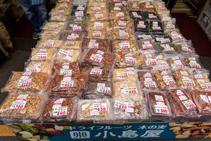 Nüsse auf Markt in Tokio