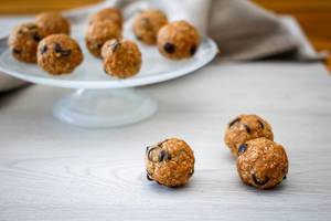 Oatmeal Energy Bites  with Chocolate Chips