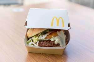 Packaging of the new McDonalds Burgers Big Vegan TS in Germany with soy and wheat protein based patty with Lollo bionda salad and vegetables