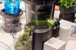 Panasonic Slow Juicer MJ-L700 for high nutrients and extraction of whole fruits