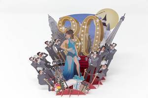 Paper model for the 30th birthday / anniversary, with a woman in the limelight and many photographers on the red carpet