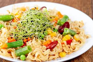 Pasta with micro-green onions, peas, asparagus, corn, carrots and beans (Flip 2019)