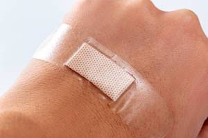 Patch to protect the wound on the arm