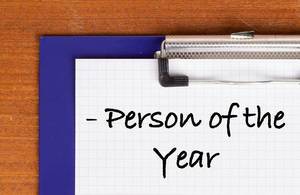 Person of the Year als Text auf einem Klemmbrett geschrieben