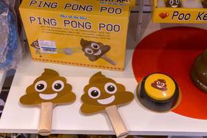 Ping Pong Poo - Tischtennisschläger in Form eines Poo Emojis