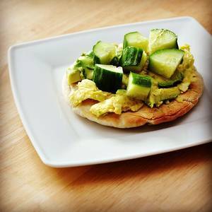 Pita bread with guacamole and cucumbers
