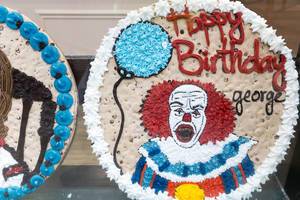 Plätzchen-Kuchen Happy Birthday George von Mr. Fields