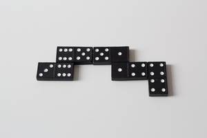 Playing domino
