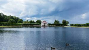 Pond at Petergof, Tsar Peter residence / Teich bei Peterhof, Zar Peter Wohnsitz