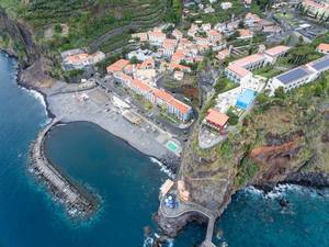 Ponta do Sol aus der Vogelperspektive, Madeira (Drohnenfoto)