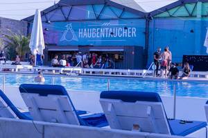 Poolbereich im Haubentaucher in Berlin