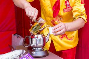 Pouring in Huang Qin Tea - Chinafest, Cologne