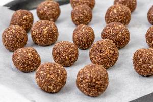Prepared for baking heatly Oatmeal energetic cookie balls (Flip 2019)