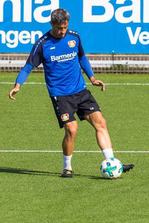 Ramazan Özcan beim Training - Bayer 04 Leverkusen