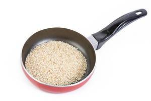 Raw Sesame in the frying pan