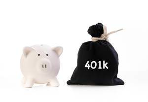 Rosa Sparschwein neben einem zugeknotetem schwarzen Geldsack und der Aufschrift 401k