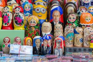 Russian dolls with Putin, Stalin and Trump
