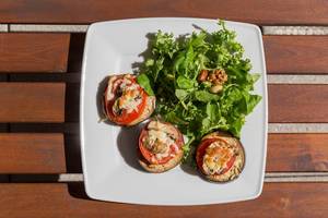 Saltin-Diät: Nocarb mit überbackenen Auberginen, Salat und Nüssen