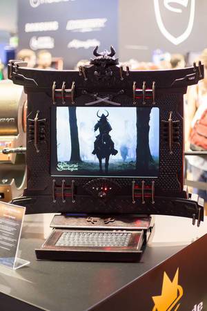 Samurai Bildschirm-Gehäuse von Caseking