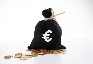 Schwarzer Geldsack mit Kleingeld und einem Euro-Symbol