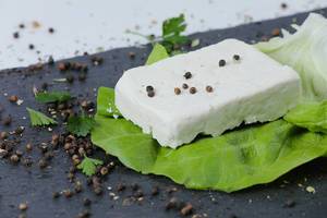Sheep cheese and lettuce with pepper